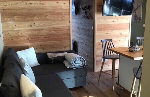 La Salle-les-Alpes Condo | Ambiance Chalet
