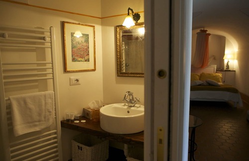 Dolceacqua Bed & Breakfast | AMBRA ROOM in B & B Le Gemme