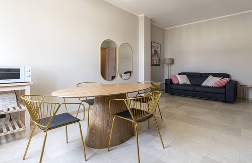 Historic Center Apartment | Amendola 17 - Two Bedroom Apartment, Sleeps 5