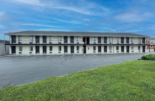 Rohrerstown Hotel | America's Best Value Inn Lancaster