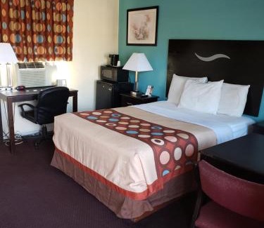 Sedalia Hotel | American Inn