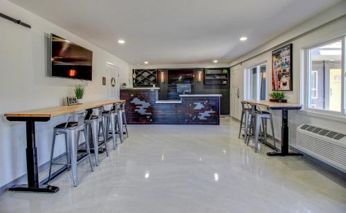 Downtown Hotel | Americana Modern Hotel