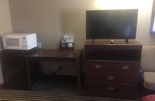 Allenton Hotel | Americas Best Inn - Eureka