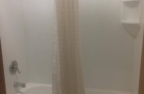 Allenton Hotel | Americas Best Inn - Eureka