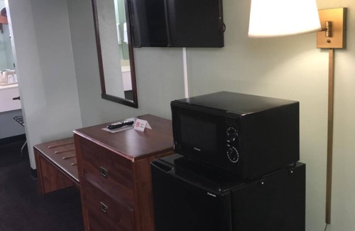 Manchester Hotel | Americas Best Value Inn Manchester, TN