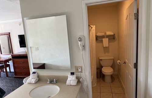 Hanford Hotel | Americas Best Value Inn Hanford