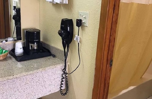 Indianola Hotel | Americas Best Value Inn Indianola