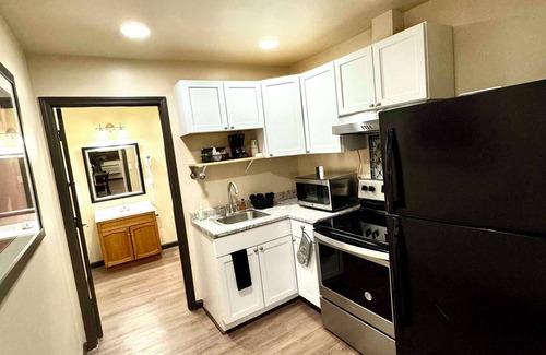 Harvey Hotel | Americas Best Value Inn Marquette
