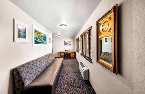 Harvey Hotel | Americas Best Value Inn Marquette