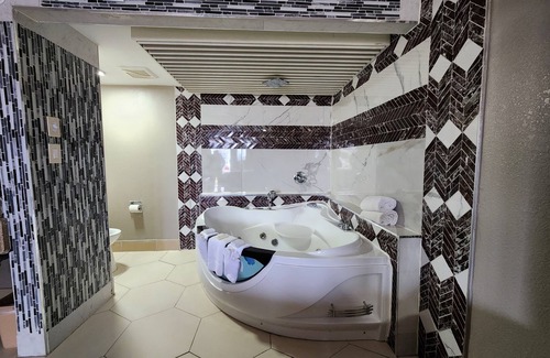 Little Rock Hotel | Americas Best Value Inn & Suites Little Rock at Scott Hamilton Dr