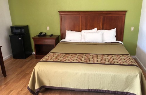 Visalia Hotel | Americas Best Value Inn Visalia
