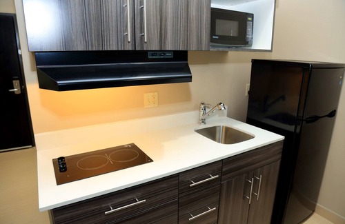 Prairieville Hotel | Americas Best Value Inn & Suites Prairieville