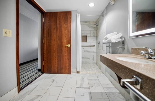 Beloit Hotel | AmericInn by Wyndham Beloit