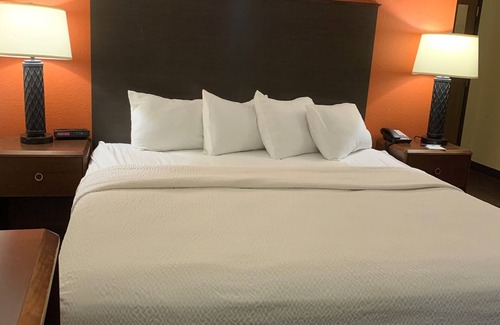 Minocqua Hotel | AmericInn by Wyndham Minocqua