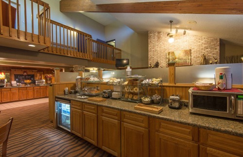 Minocqua Hotel | AmericInn by Wyndham Minocqua