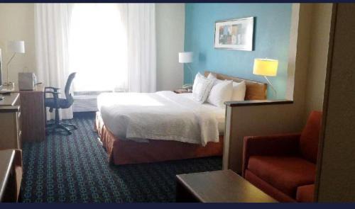 Quad Cities Hotel | AmericInn by Wyndham Moline Airport/Quad Cities