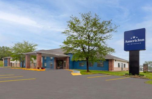 Reedsburg Hotel | AmericInn by Wyndham Reedsburg