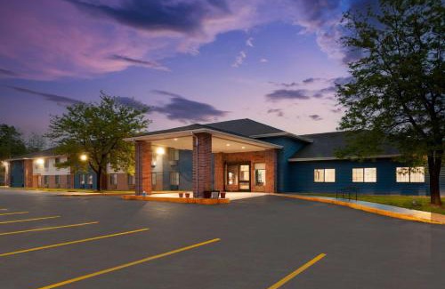 Reedsburg Hotel | AmericInn by Wyndham Reedsburg