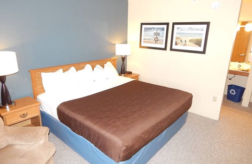 Sturgeon Bay Hotel | AmericInn by Wyndham Sturgeon Bay