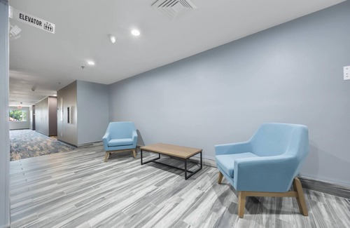 Urbana Hotel | AmericInn by Wyndham Urbana/Champaign University Area