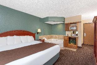 Chippewa Falls Hotel | AmericInn by Wyndham Chippewa Falls