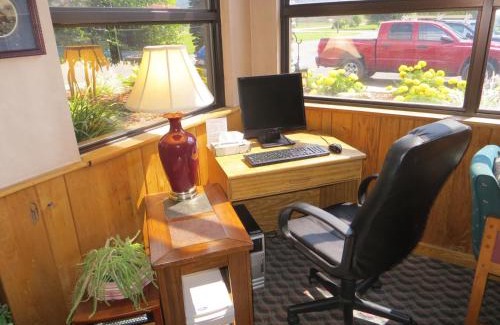 Mountain City Hotel | Americourt Hotel - Mountain City