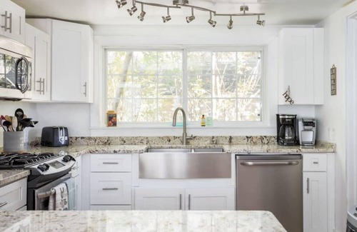 Elk Rapids House | Ames Cottage in Elk Rapids - Dog Friendly and Great Location!