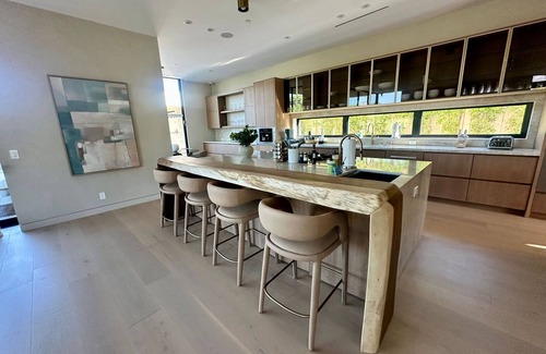 Encino House | Amestoy Modern: Stunning 4BR Estate with Theater & Gym