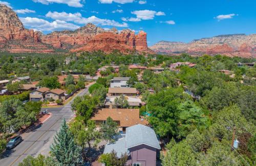 West Sedona House | Amethyst Retreat. Back Yard with Hot Tub & Views!