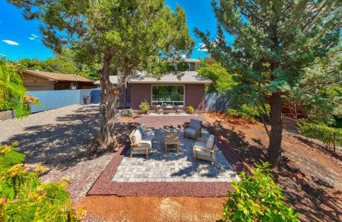West Sedona House | Amethyst Retreat. Back Yard with Hot Tub & Views!