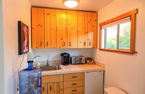 Cornville House | Amethyst Suite: Crystal Calm by the Creek
