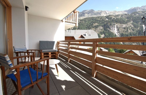Vaujany Apartment | Amethystes B3 - Two Bedroom Apartment, Sleeps 6