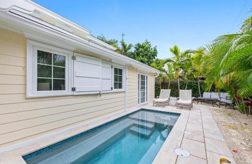 Holmes Beach House | AMI Beachside Bungalow