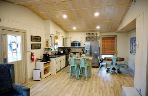 Bradenton Beach House | Ami Tree House