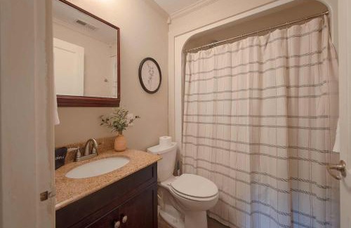 Lookout Mountain Bed & Breakfast | Amicalola Apartment on Lookout Mountain