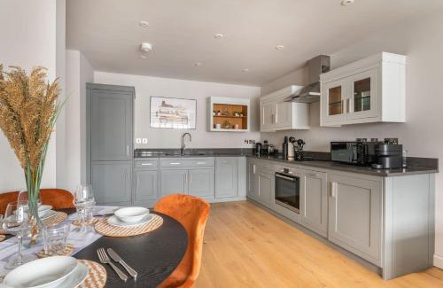 Clerkenwell Apartment | Amigos Nest - Farringdon - by Frankie Says