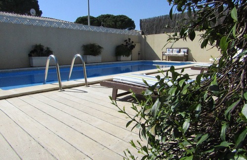 L'Escala House | Amina house with private swimming pool not overlooked, free WIFI internet.