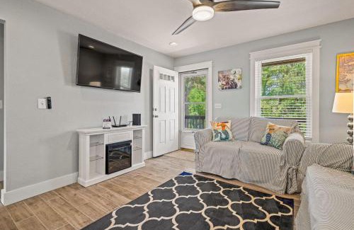 Colington Apartment | Aminas Cottage 3 Bedroom Home