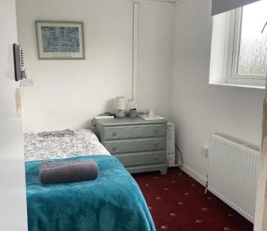 Bournemouth City Centre Cabin | Amitie Guest House