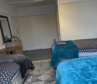 Bournemouth City Centre Cabin | Amitie Guest House