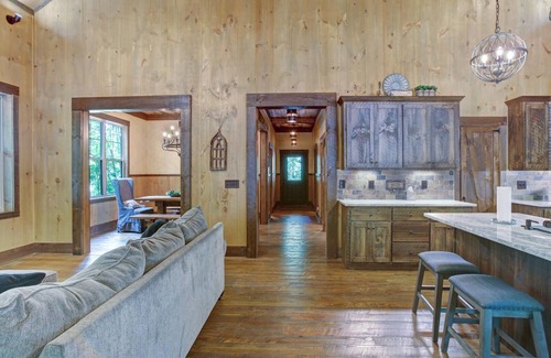 Morganton Cabin | Among The Stars-Single Floor Modern Luxury Cabin, Fire Pit, Large Kitchen