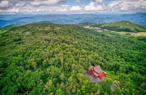 Banner Elk House | Amongst the Clouds at Chappell Farms