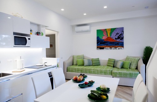 Sant'Agata sui Due Golfi Villa | AMORE RENTALS - Resort Ravenna with Swimming Pool, Hot Tubs, Terraces, Ideal for Events