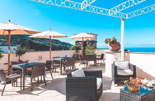 Schiazzano Villa | AMORE RENTALS - Villa Relax with External Hydro-Massage Tub, and Sea View