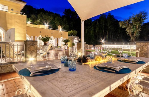 Sorrento Villa | AMORE RENTALS -Villa Eva with Swimming Pool, SPA, Terraces, Sea View, Parking and Air Conditioning