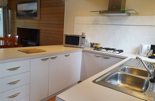 Forge Creek Apartment | Amphion - 1 Nt(waterfront)