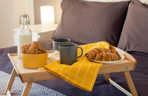 Ex Campo d'Aviazione Apartment | Ampio, elegante apt con aria condizionata e bici gratis