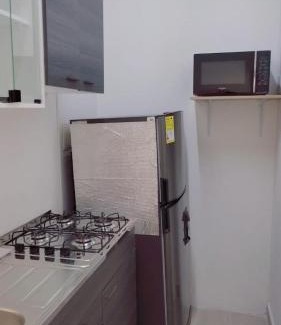 Suramericana Apartment | AMPLIO APARTAMENTO AMOBLADO SECTOR LAURELES-ESTADIO Paris