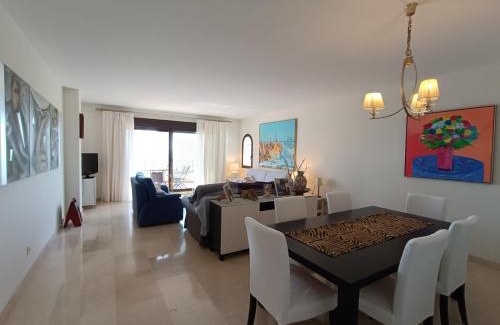 San Roque Apartment | Amplio apartamento en Portofino Alcaidesa
