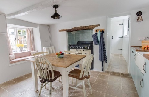 West Lulworth Cottage | AMY COTTAGE, pet friendly, character holiday cottage in West Lulworth